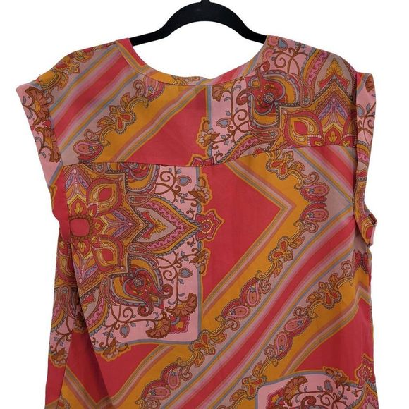 Bandolino Sleeveless Blouse M Pink Paisley Round Split Button Collar Gypsy - Picture 10 of 15